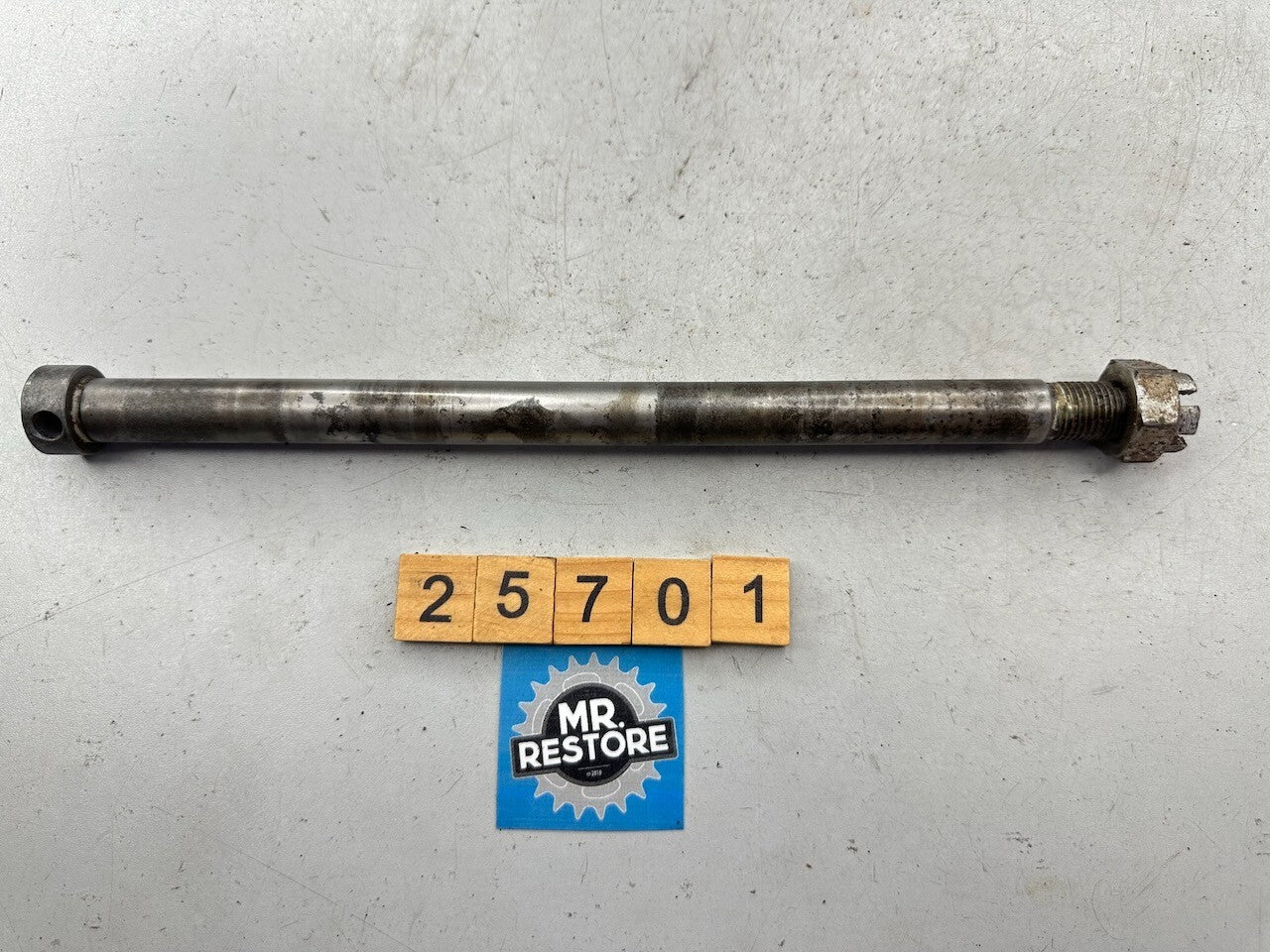 Yamaha TY250 A Rear Wheel Axle & Castle Nut