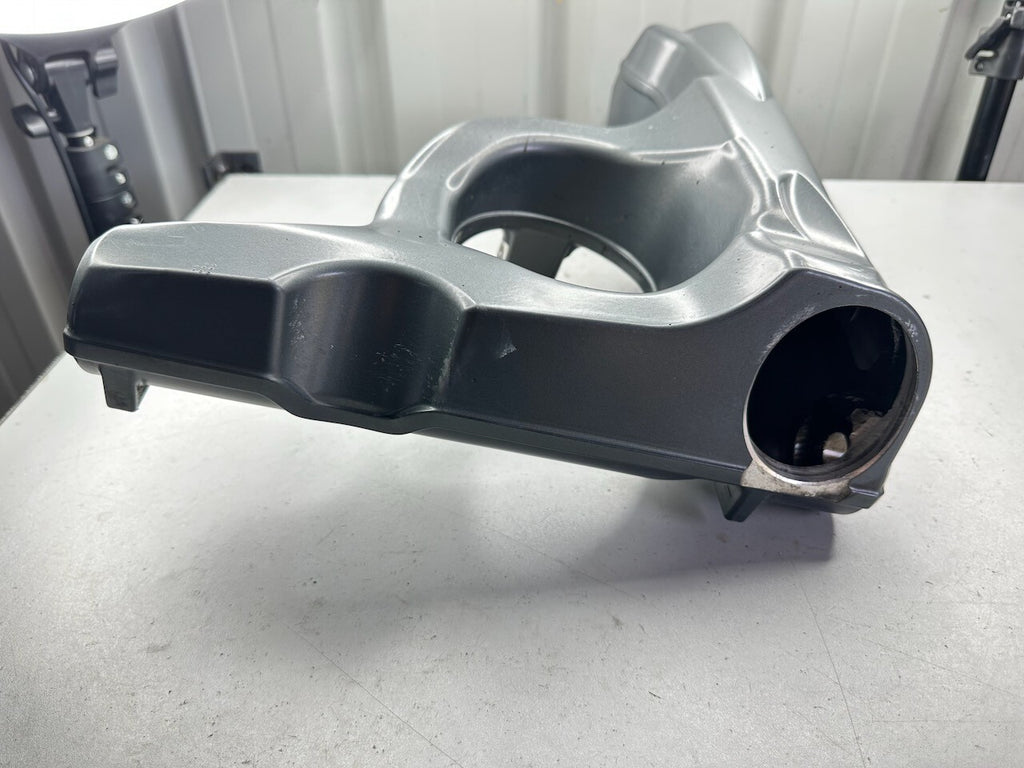 BMW K1300R Rear Suspension Swingarm Frame 7709268 33177709269