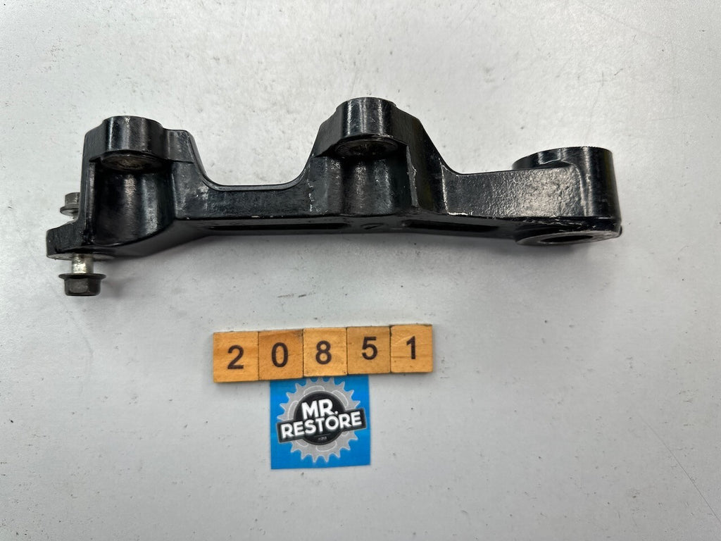 Yamaha XJ900S FZR1000 FZR750 FZ750 FZ700 Rear Calliper Bracket 1AE-25819-52