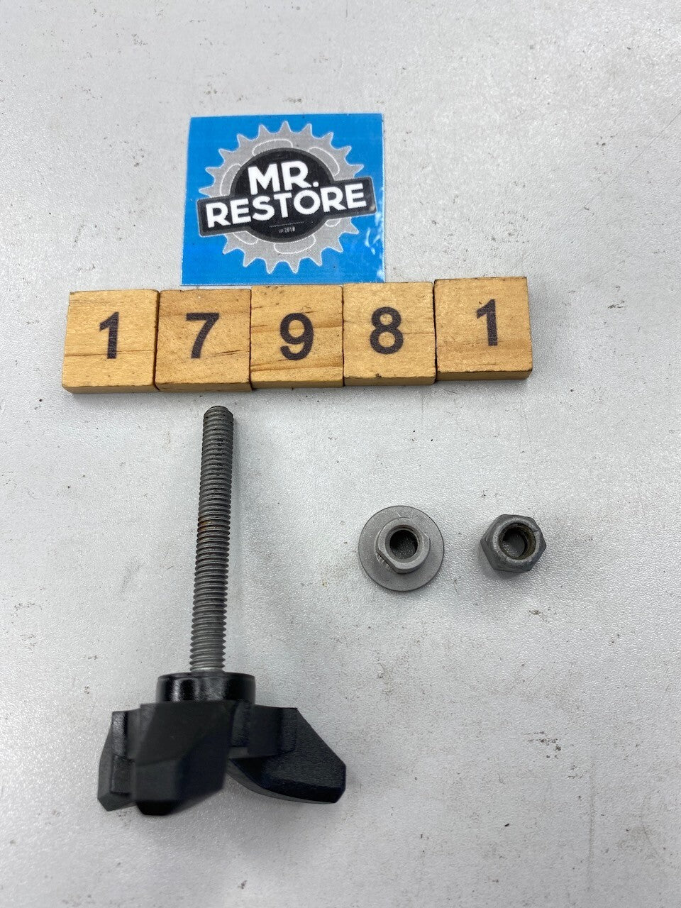 BMW R1200GS Windshield Adjuster Knob 46637727079