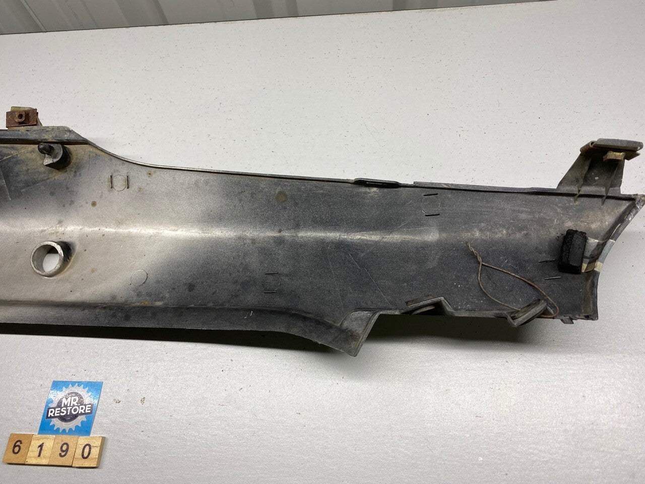 Suzuki GSX 750 F SLINGSHOT Side Cover 47211-20C00 L/H