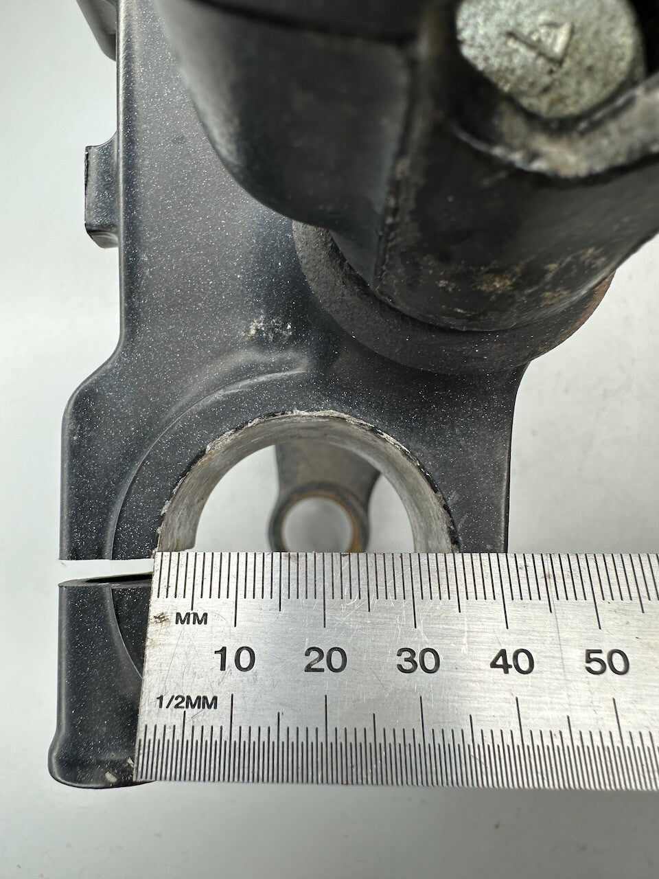 Suzuki DR200 Triple Tree Fork Clamp