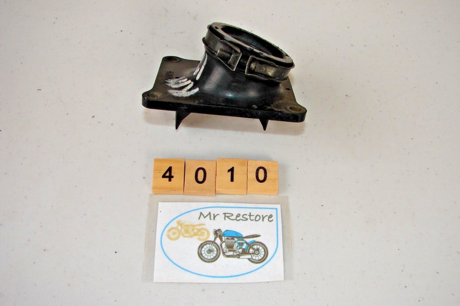 Suzuki RM125 1990 Inlet Manifold carb holder