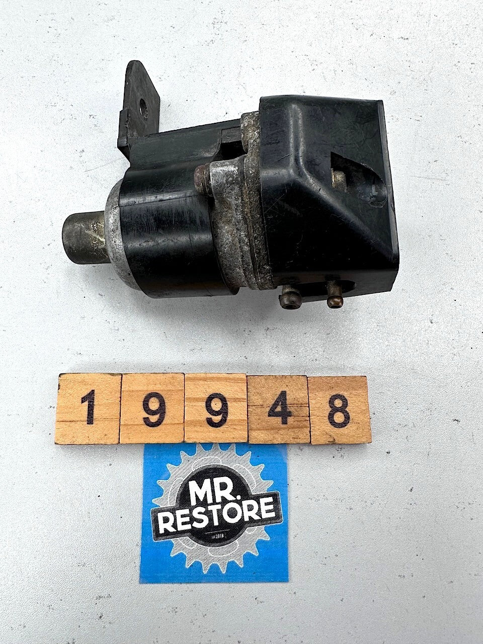 Suzuki TS200R AAR Valve & Bracket