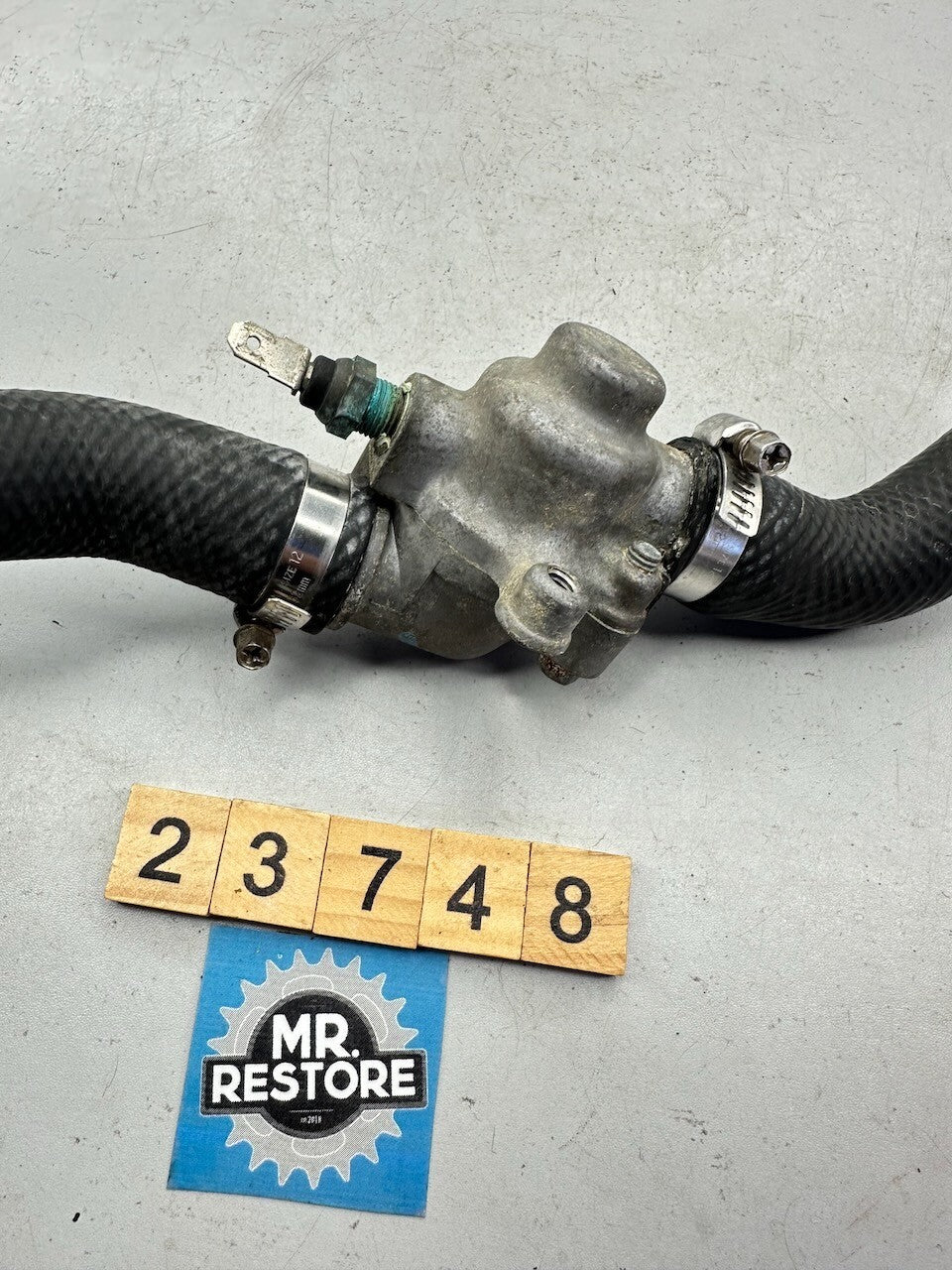 Kawasaki ZZR250 ZX250 GPX250 EX250 Thermostat Housing, Thermostat & Sensor