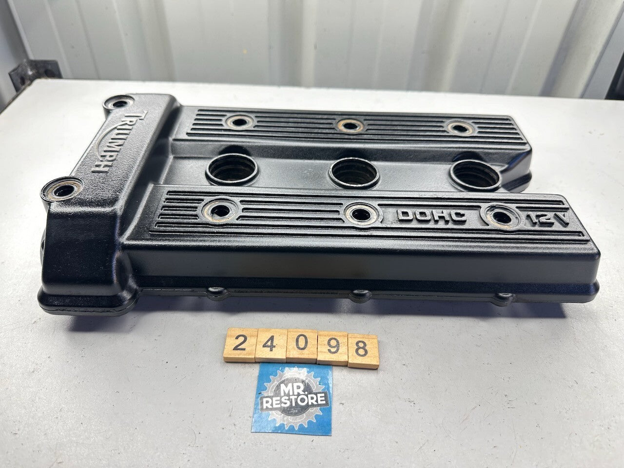 Triumph Daytona Speed Triple Sprint Tiger Trident Trophy - Cylinder Head Cover