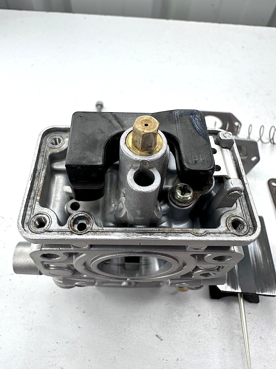 Suzuki RG500 RG400 OEM Carburettor Carb (Front left)