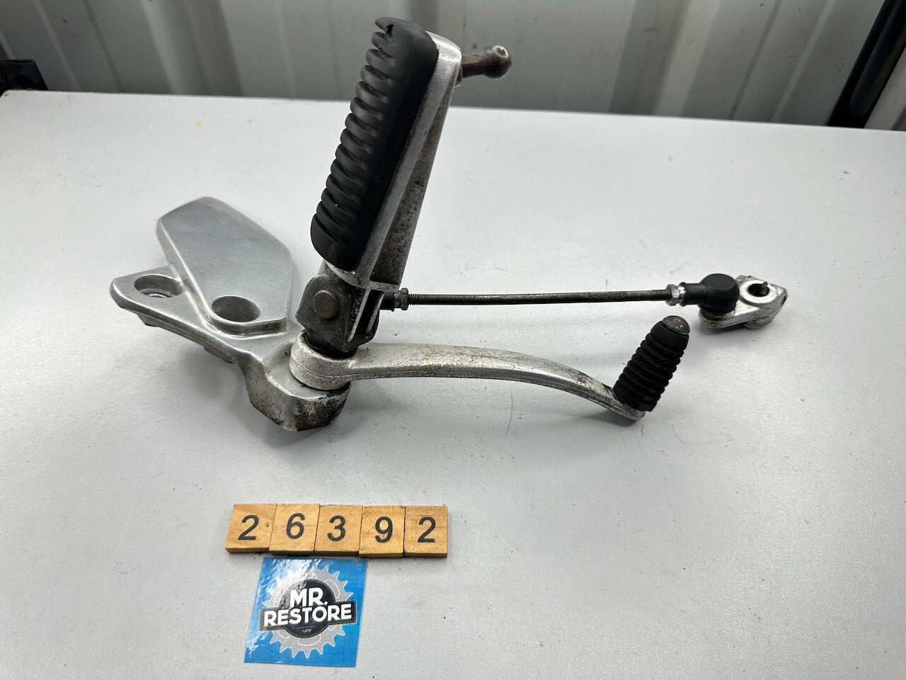 Yamaha XJR1300 Left Riders Foot Rest Peg / Bracket & Gear Shift Pedal