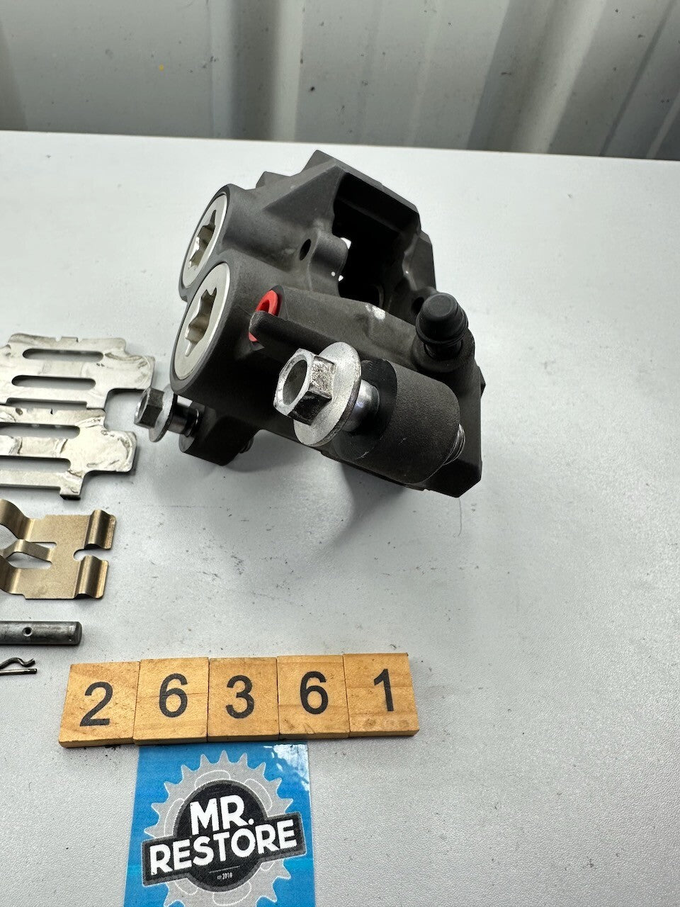 Yamaha XJR1300 05-10 XJR400 Front Right Brake Caliper 5UX-2580U-10  (Tested)