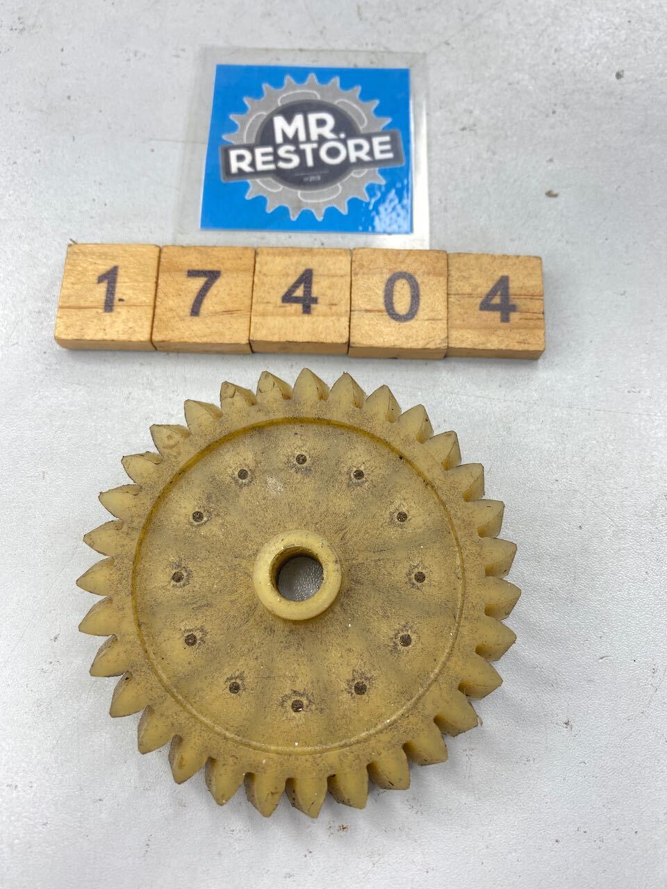 Suzuki RGV250 1989-96 Water Pump Drive Gear (31T) 17461-12C00 