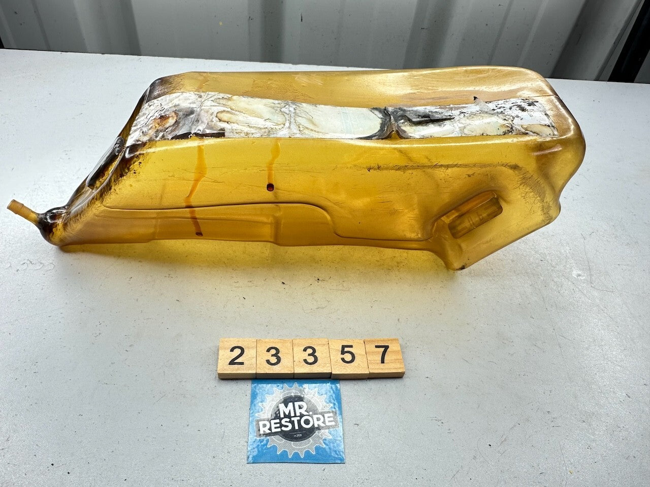 Yamaha V70 V80 V90 Two Stroke Oil Tank