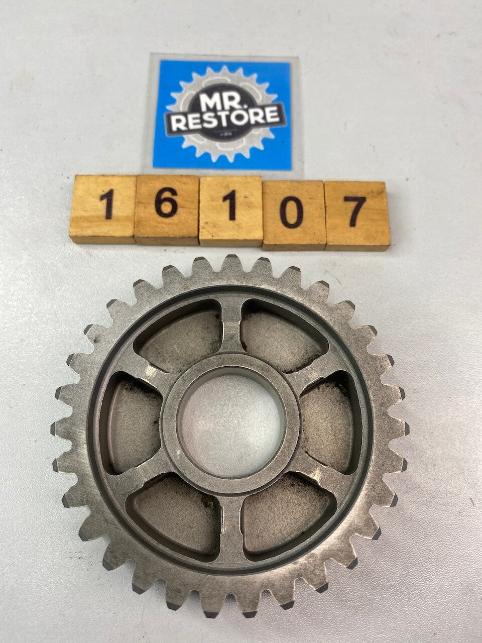 Suzuki GSXR1100 1986-88 1st Driven Gear 24311-06B00