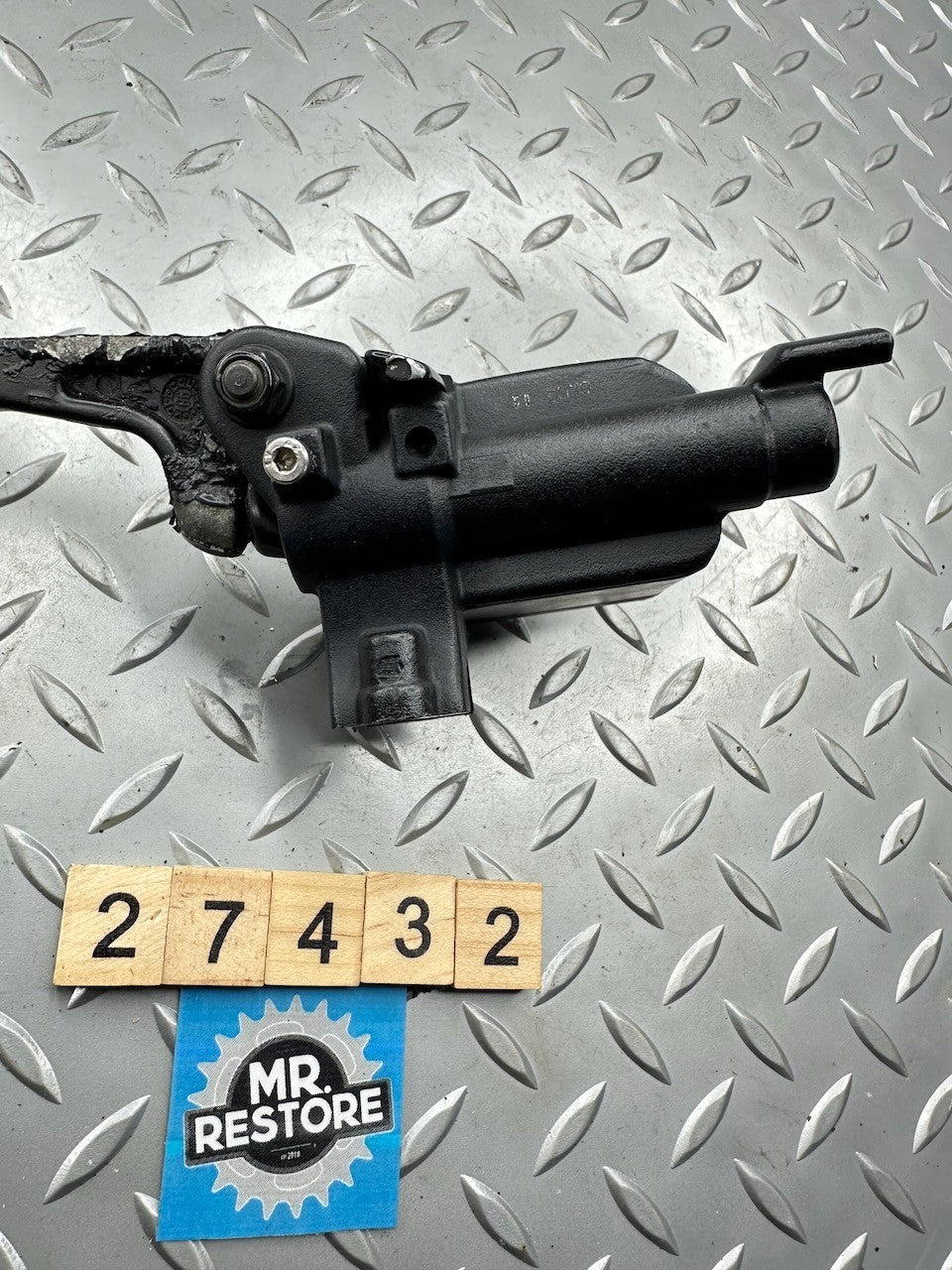 BMW F650GS '99-07' OEM Front Brake Master Cylinder & OEM Lever 32727675260