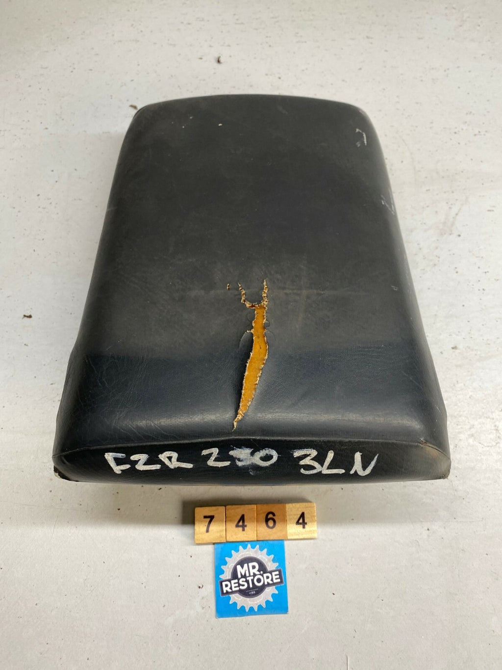 Yamaha FZR250 3LN Pillion Passenger Seat 3LN-24750