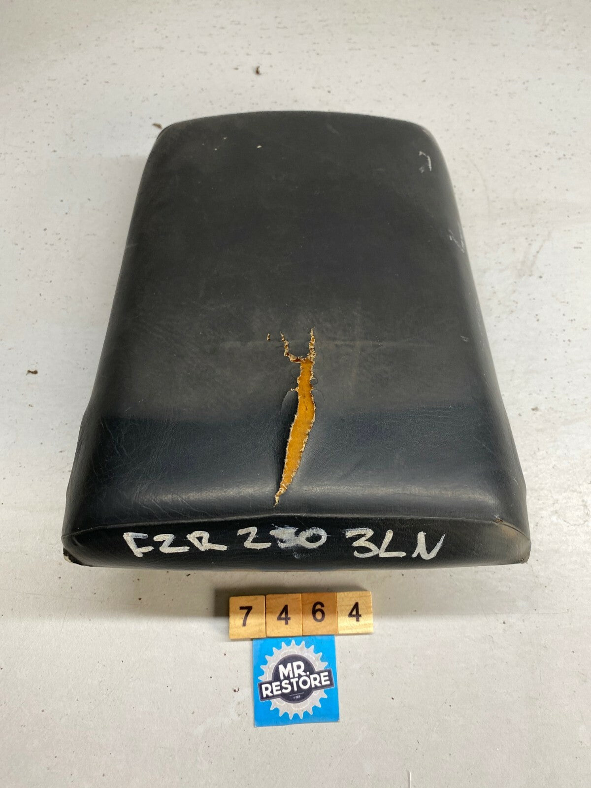 Yamaha FZR250 3LN Pillion Passenger Seat 3LN-24750