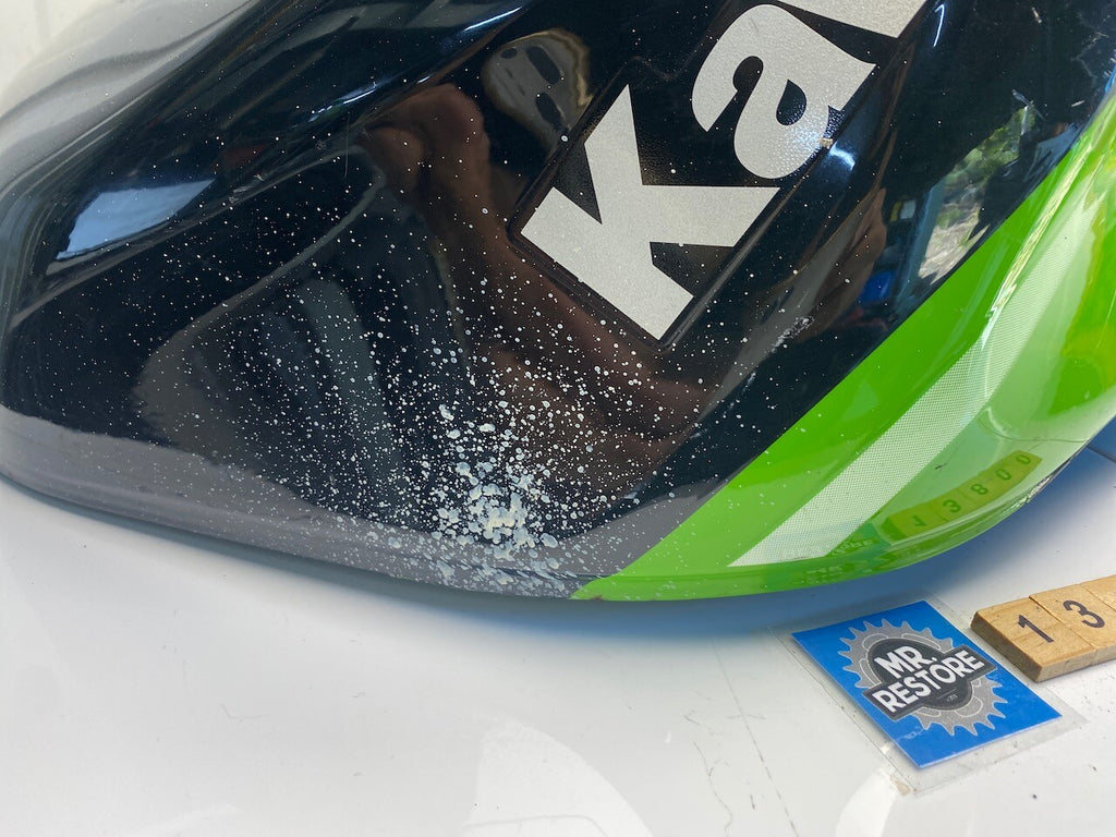 Kawasaki ZX6R 1999 Fuel Tank & Cap (no key)
