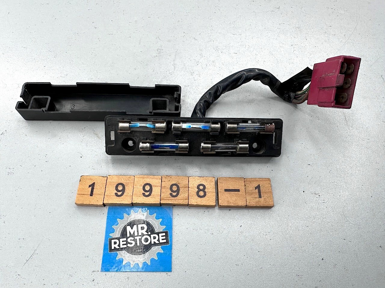 Honda VF750 VF700 Sabre - Fuse Box & Cover 38200-MB0-005
