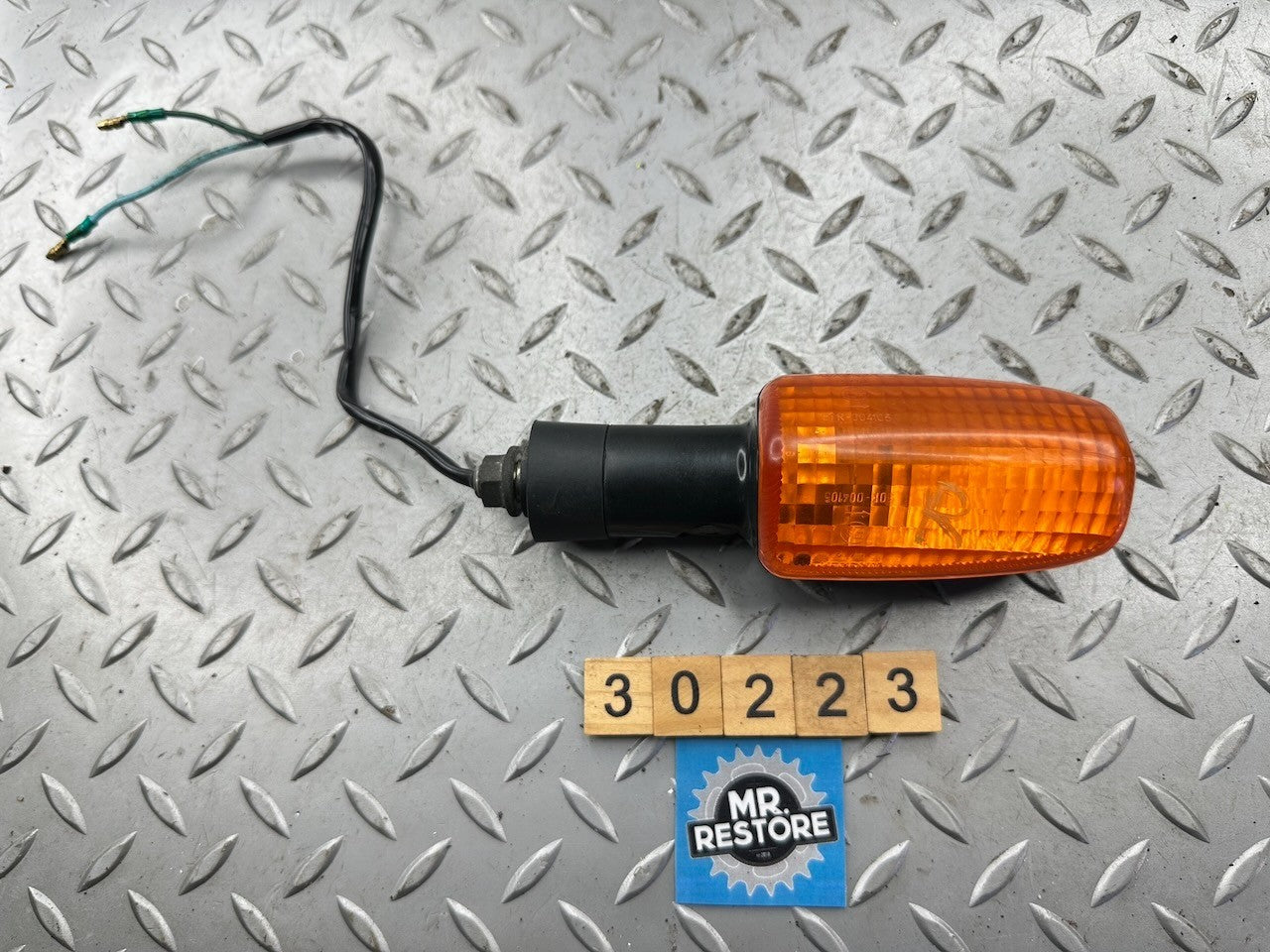 Honda CBF250 06-08 OEM Rear Right Indicator Turn Signal (tested)