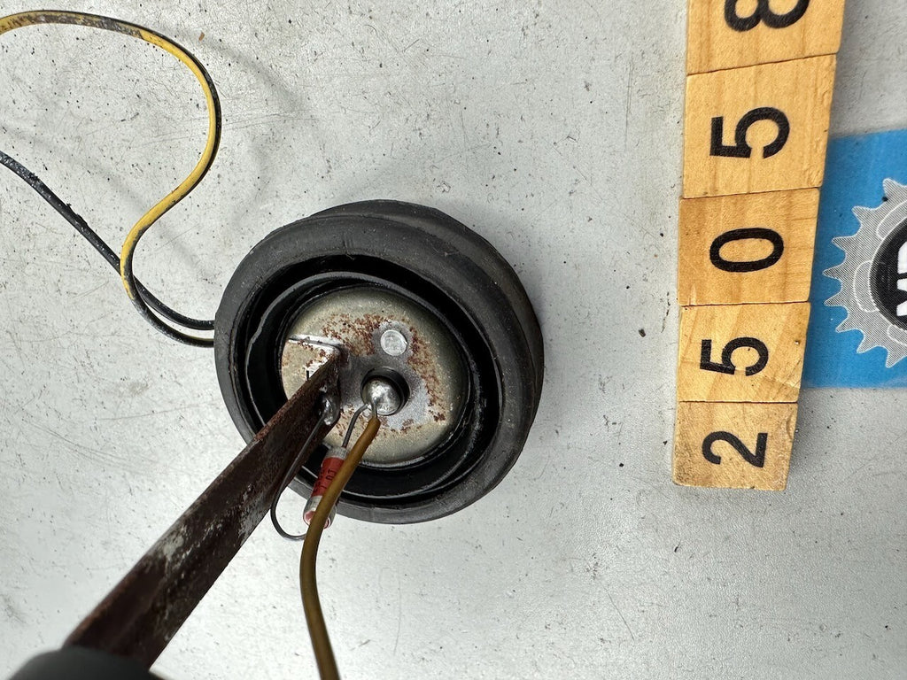 Suzuki LJ50 Two Stroke Level Sender Gauge (tested)