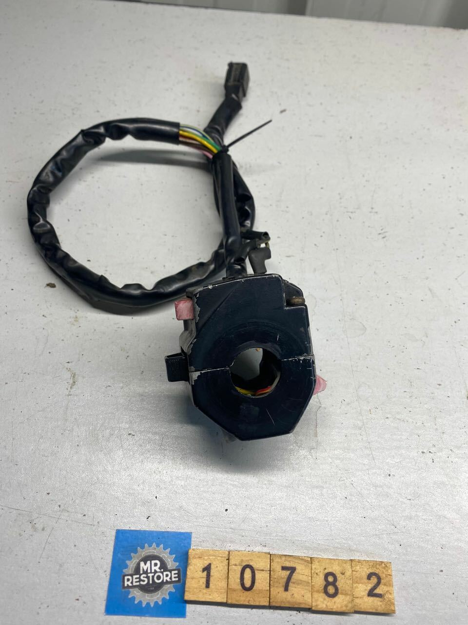 Yamaha FZR250 3LN L/H Switch 3LN-83969-50 Horn Turn Hi-Lo Pass