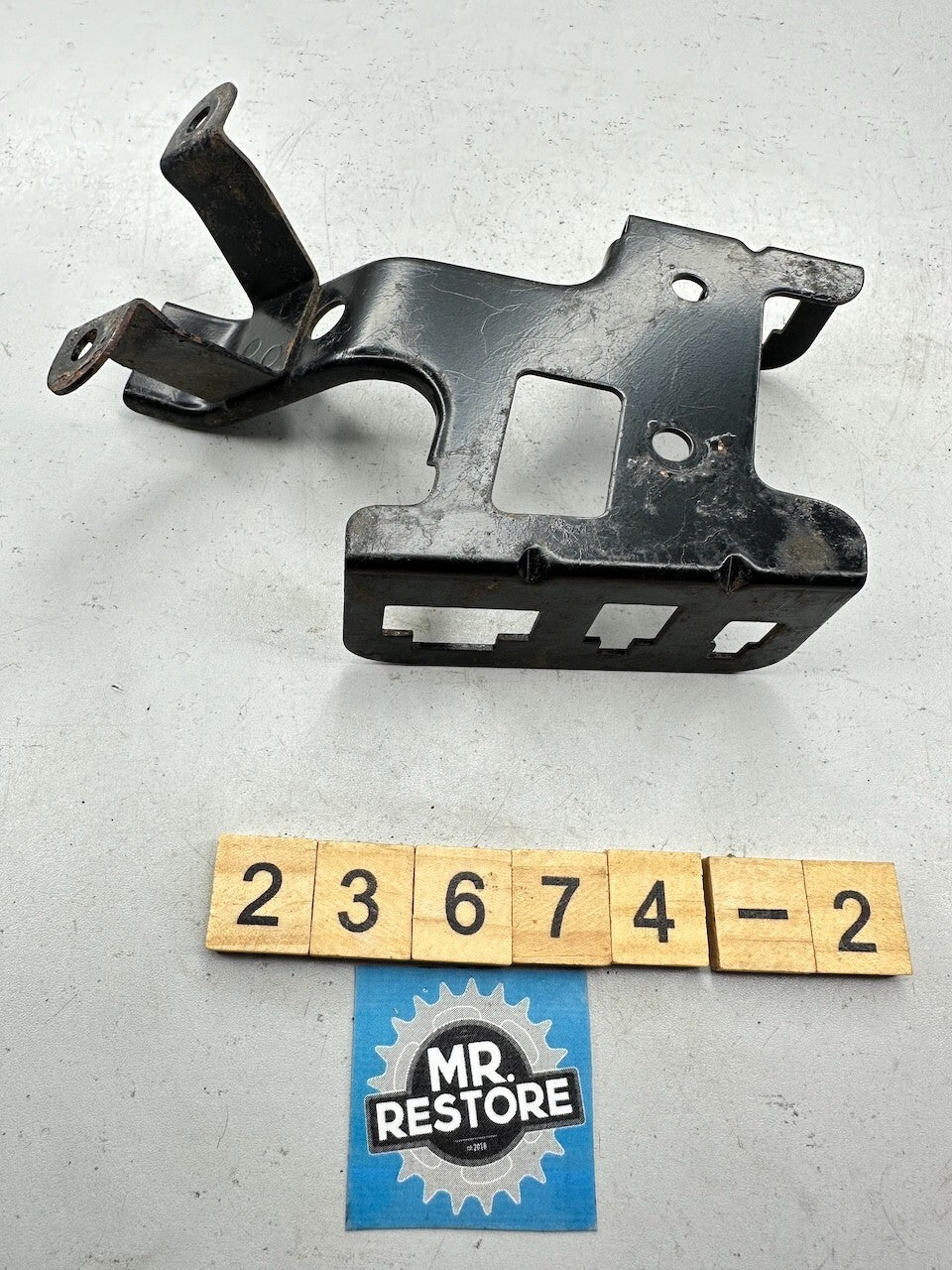 Kawasaki ZZR250 EX250 '90-93' Thermostat Bracket 11048-1507