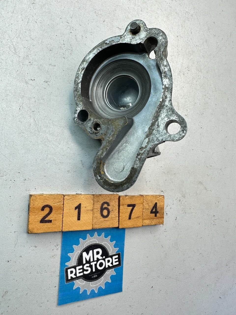 Yamaha WR200 DT200 DT125 TZR125 Water Pump Housing Cover 3BN-12422-11