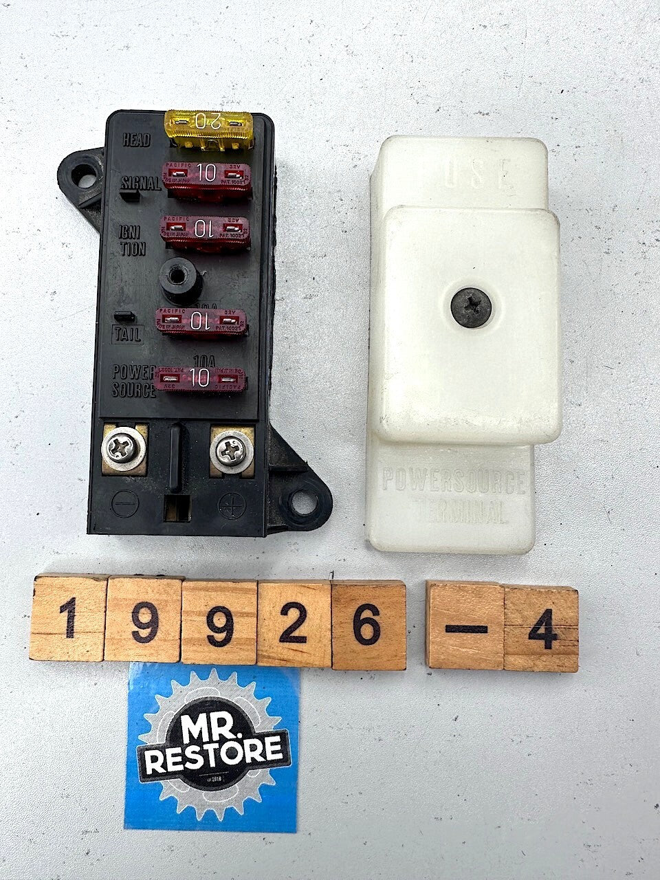 Suzuki GSXR1100 GSXR750  Fuse Box & Cover 36740-17D00