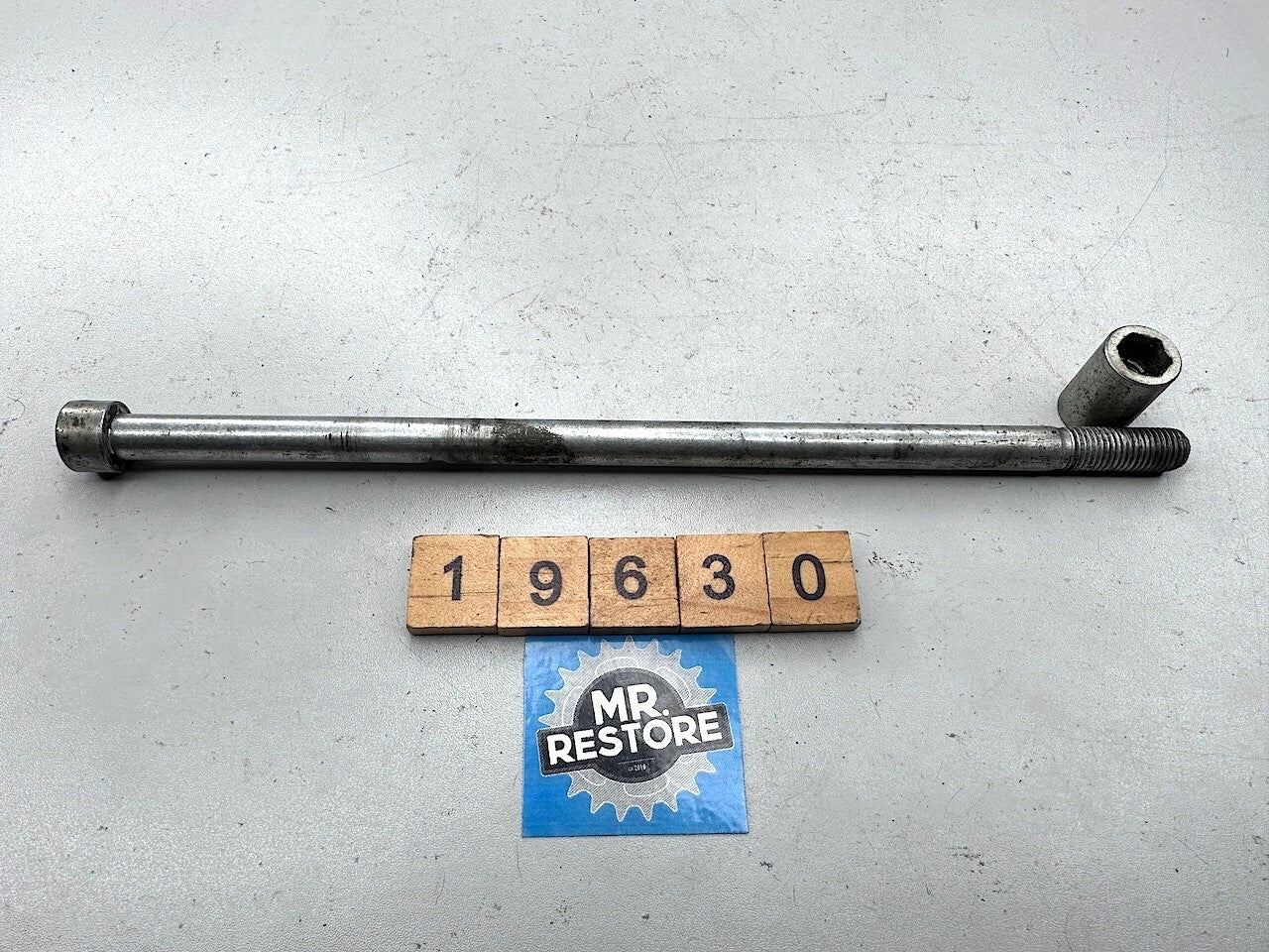 Yamaha FJ1200 FJ1100 Upper Rear Engine Mount Bolt & Nut 90110-10073