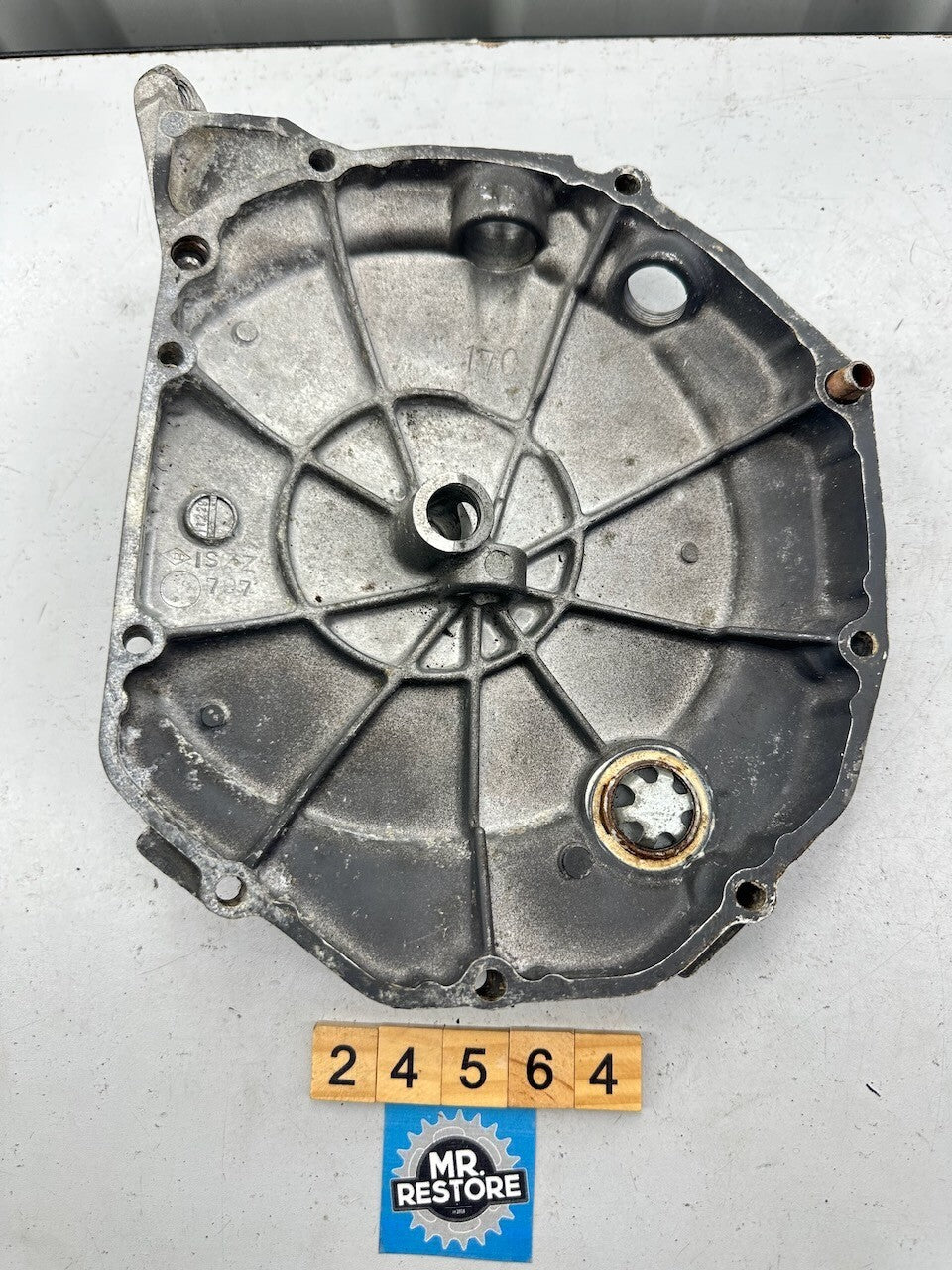 Suzuki GSXR750 GSX-R750 Clutch Cover (Showing 3200ml fill level)