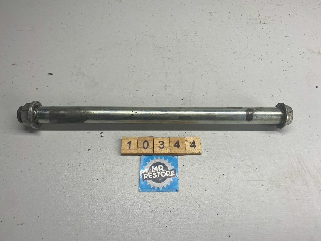 Kawasaki ZR750F KLE650 ZX10 etc. Swing Arm Shaft & Nut 33032-1142