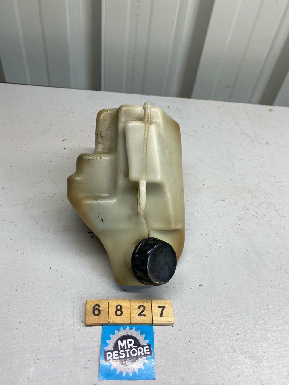 Kawasaki GPZ900R GPZ750R ZX900 Coolant Reservoir Bottle 43078-1053