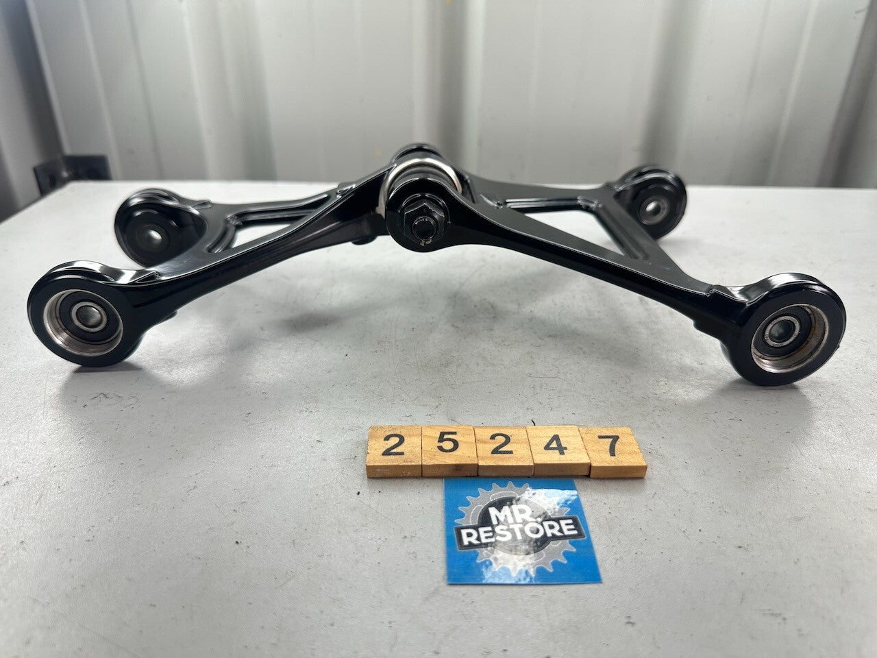 BMW K1300R K1200R K1200S Front Suspension Shear Joint Link 7677385  7677384