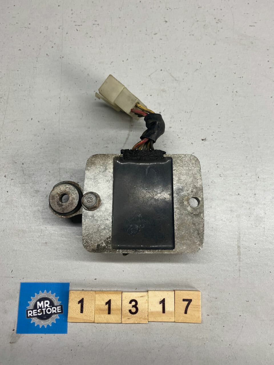 Honda CBX250 Regulator Rectifier OEM - SH525A-12