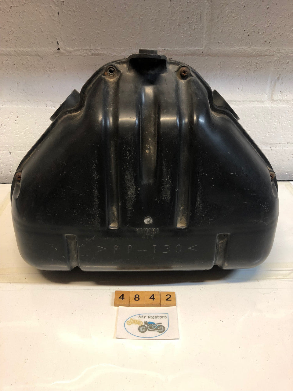 Yamaha YZF600R Thundercat 1996 Air Cleaner Box, Rubbers & Clips 4TV