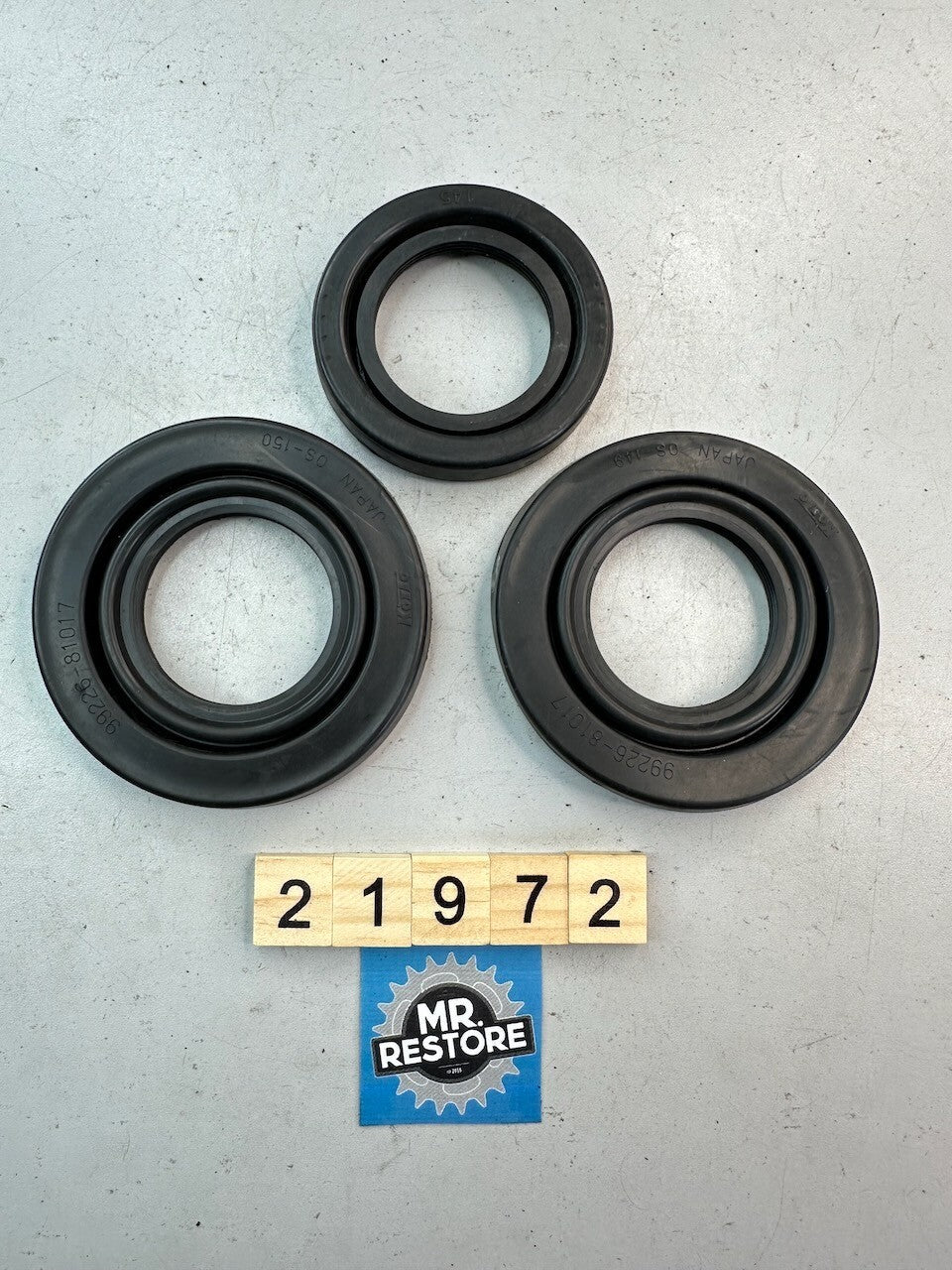 Suzuki GSXR1000 GSXR750 GSXR600 Headlight Socket Covers