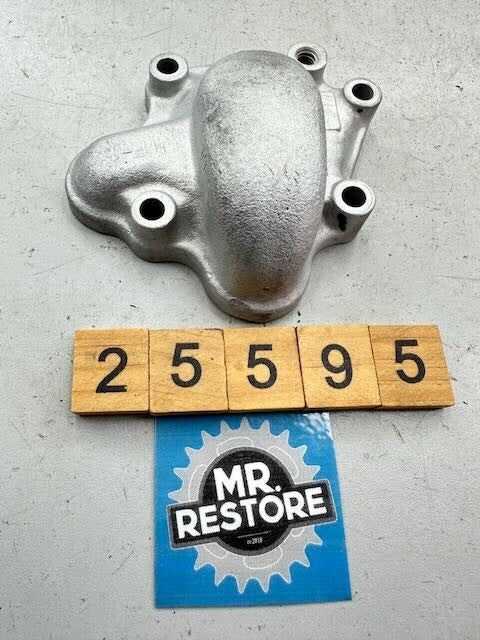 Honda CR250 R CR125 R Water Pump Impeller Cover 19221-KA3-700