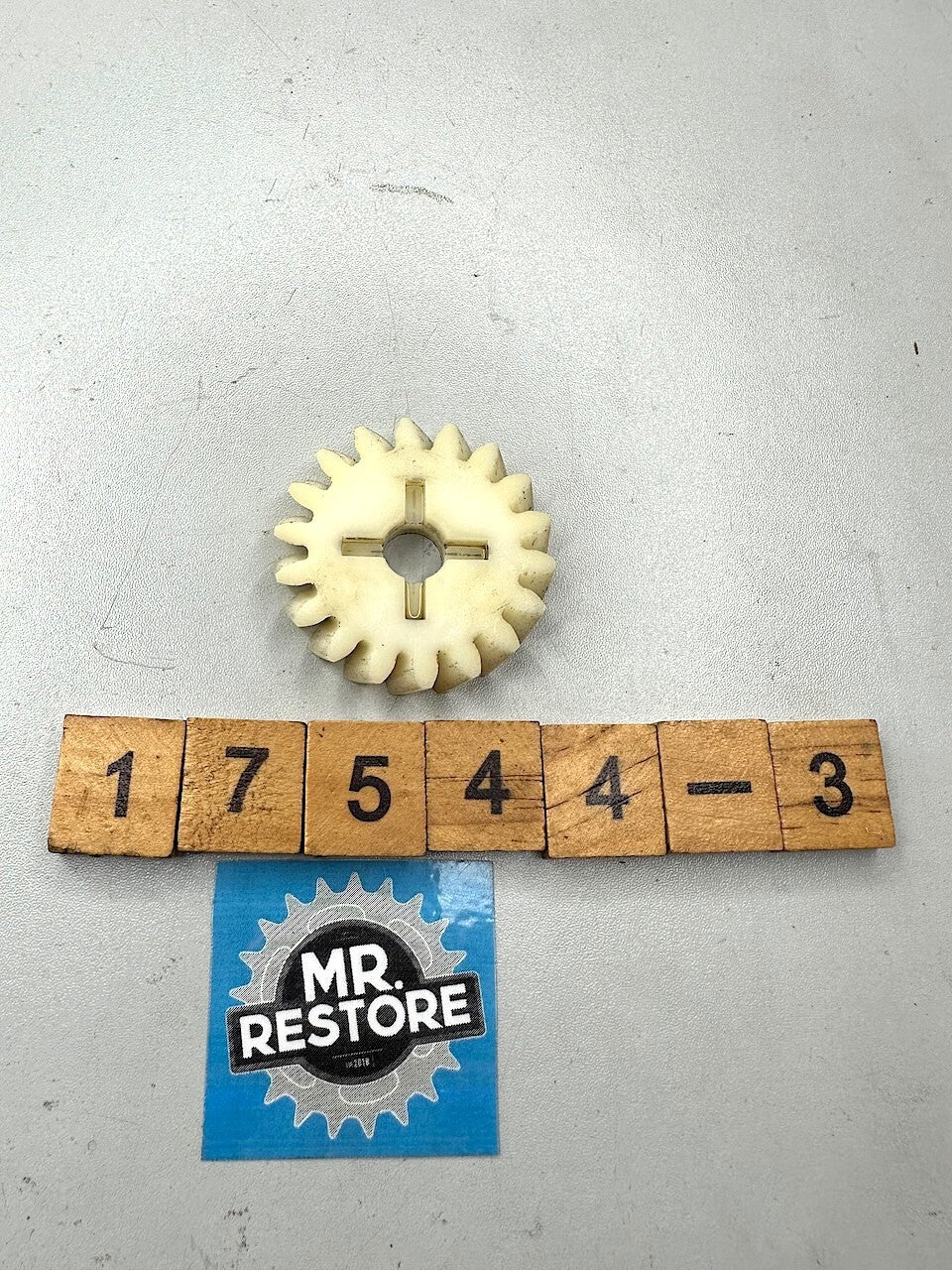 Yamaha RD350LC RZ350 250 TDR250 TZR250 Oil Pump Drive Gear 4L0-13178-00