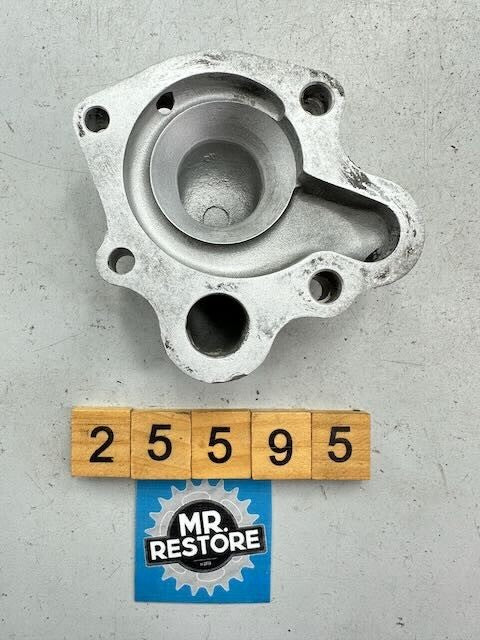 Honda CR250 R CR125 R Water Pump Impeller Cover 19221-KA3-700