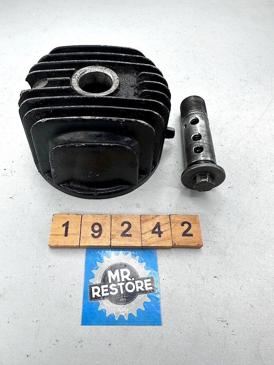Yamaha XJ900 XJ750 XJ650 FJ600 FZ600 Oil Filter Element Cover & Bolt