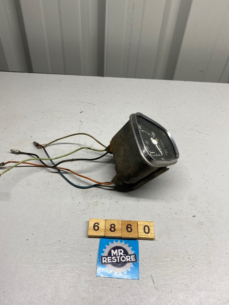 Suzuki U50 MPH Speedometer, Bracket & Bulb Globe Holders (tested)