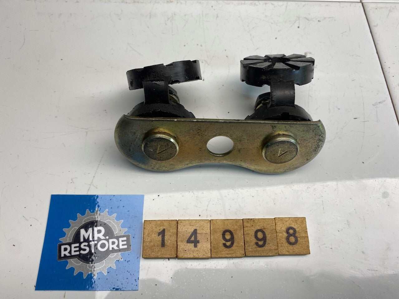 Yamaha RD250 RD400 Air Cooled Foot Rest Bracket & Rubbers