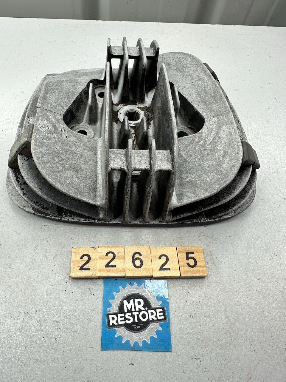 Yamaha IT175J IT175K 1982-83 OEM Cylinder Head (5X8) 5X8-11111-00