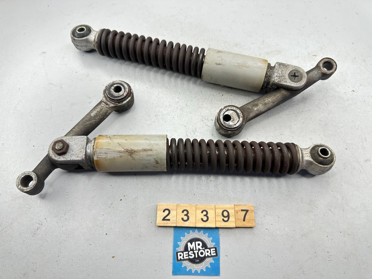 Yamaha V70 V80 V90 Pair of OEM Front Suspension Shock Absorbers & Control Arms