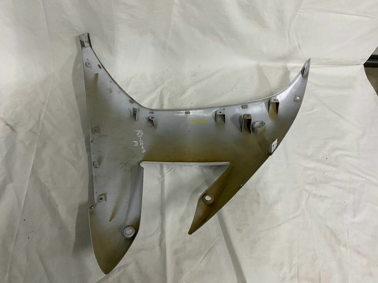 Yamaha R1 YZF 02-03 RH MID PANEL 5PW-2835V White