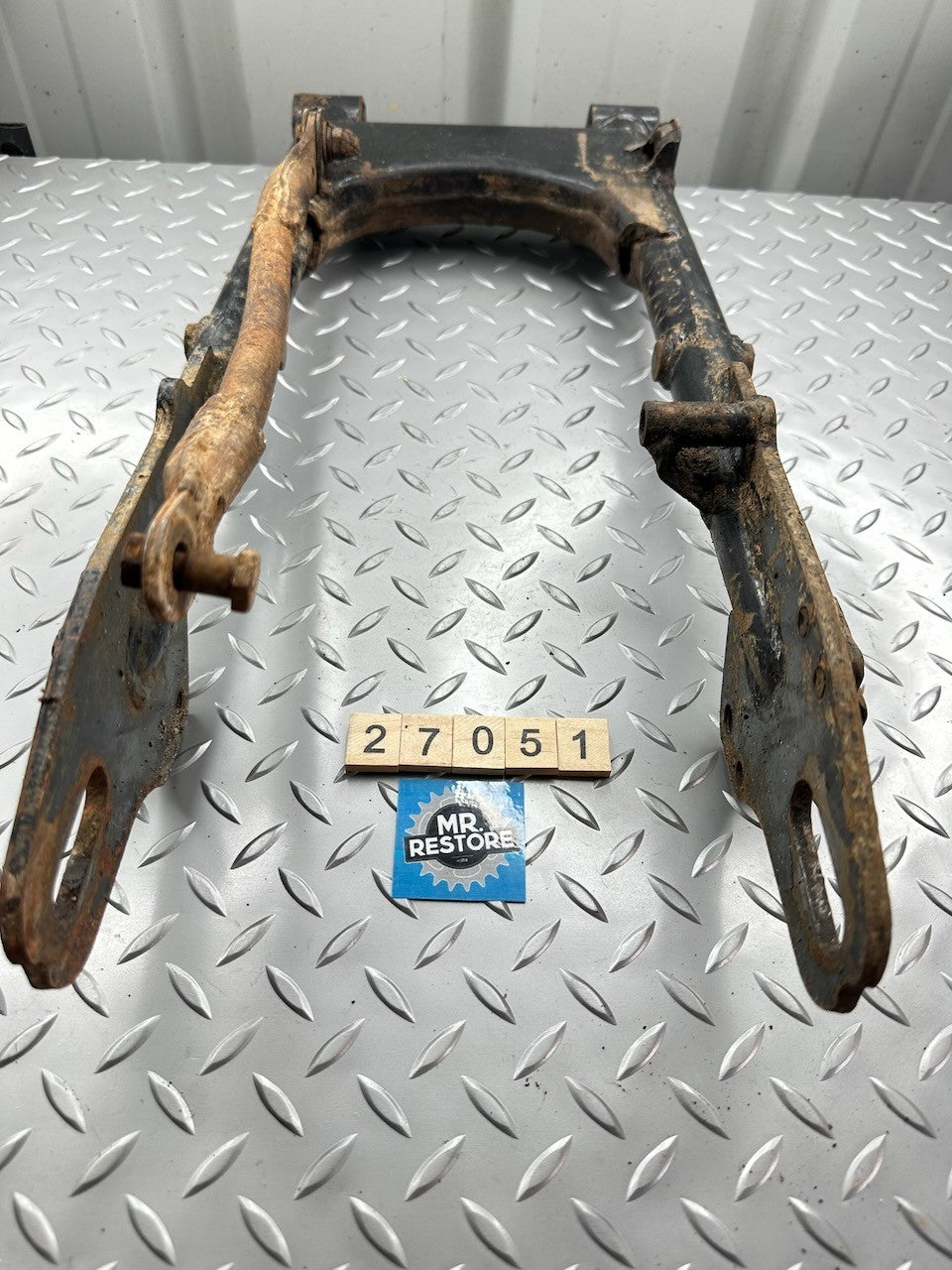 Yamaha AG100 1975 Swing Arm & Torque Bar