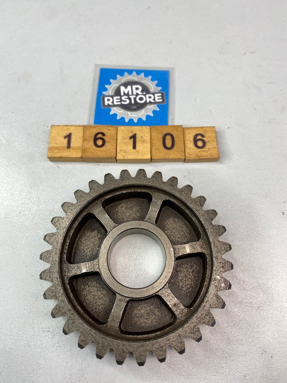 Suzuki GSXR1100 1986-88 1st Driven Gear 24311-06B00