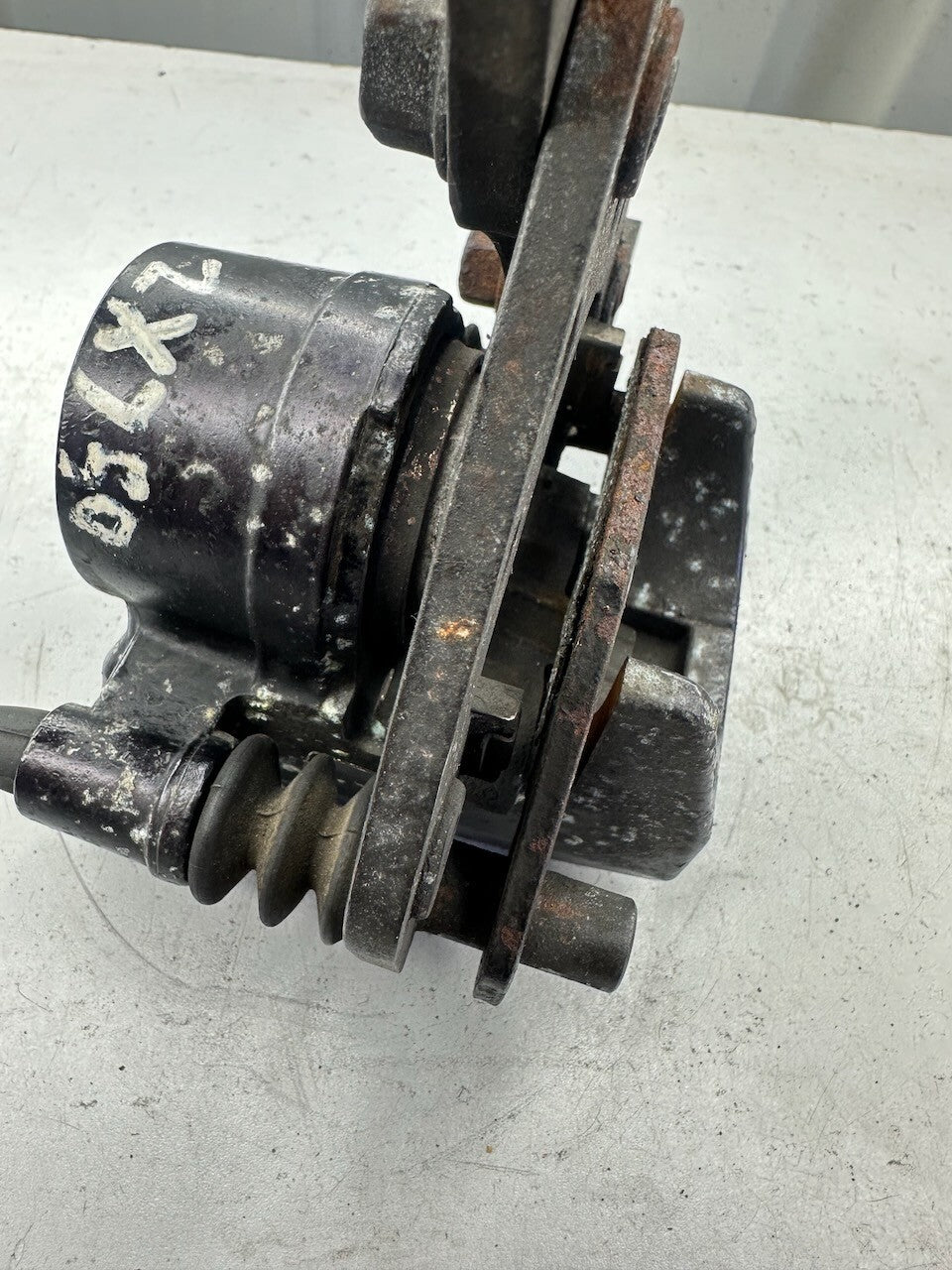 Kawasaki ZX750 GPZ750 '83-85' Rear Brake Calliper & Mount 43041-1105