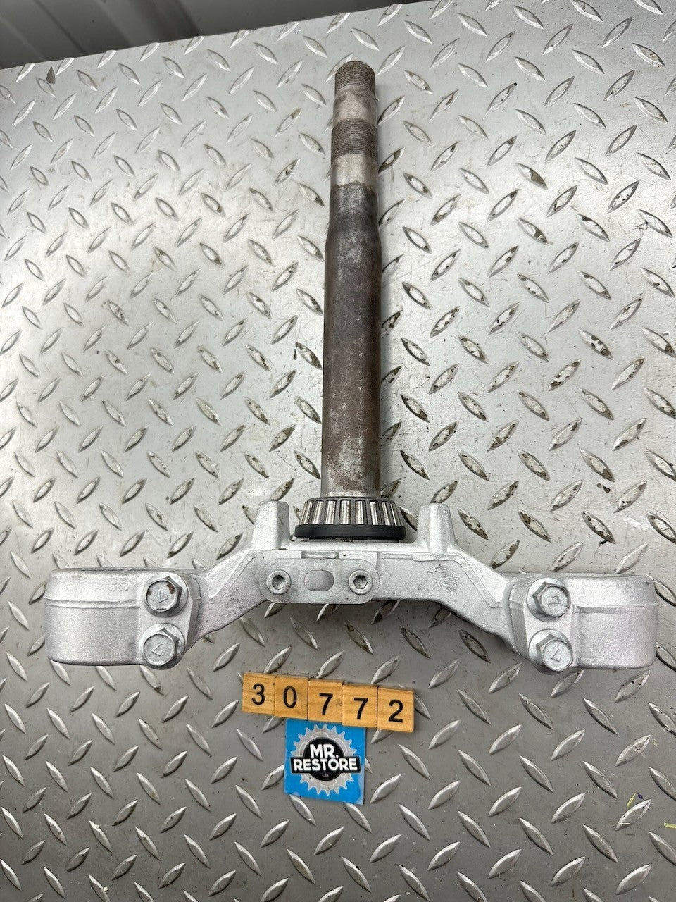 Yamaha FZR1000 EXUP (Earlier model) Lower Fork Clamp Triple Tree