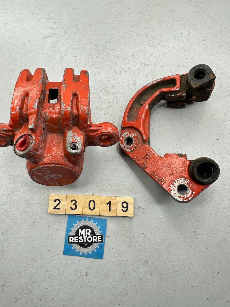 Suzuki GS650 GS550 Katana Front Right Brake Caliper & Bracket 59100-49010