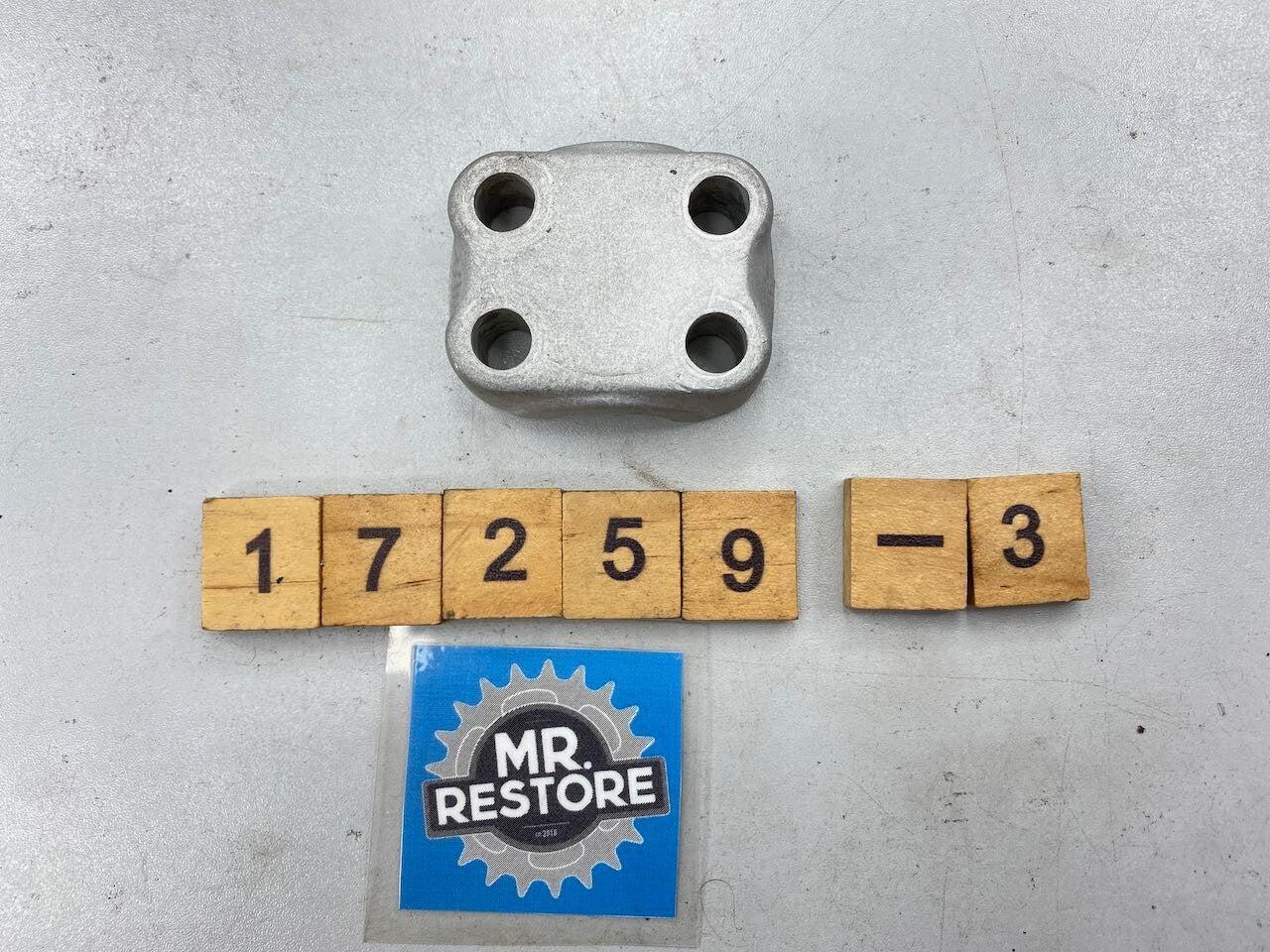 Honda XL350 XL250 CR250 MT250 MR250 GL1000 SL350 Front Axle Holder 51634-340